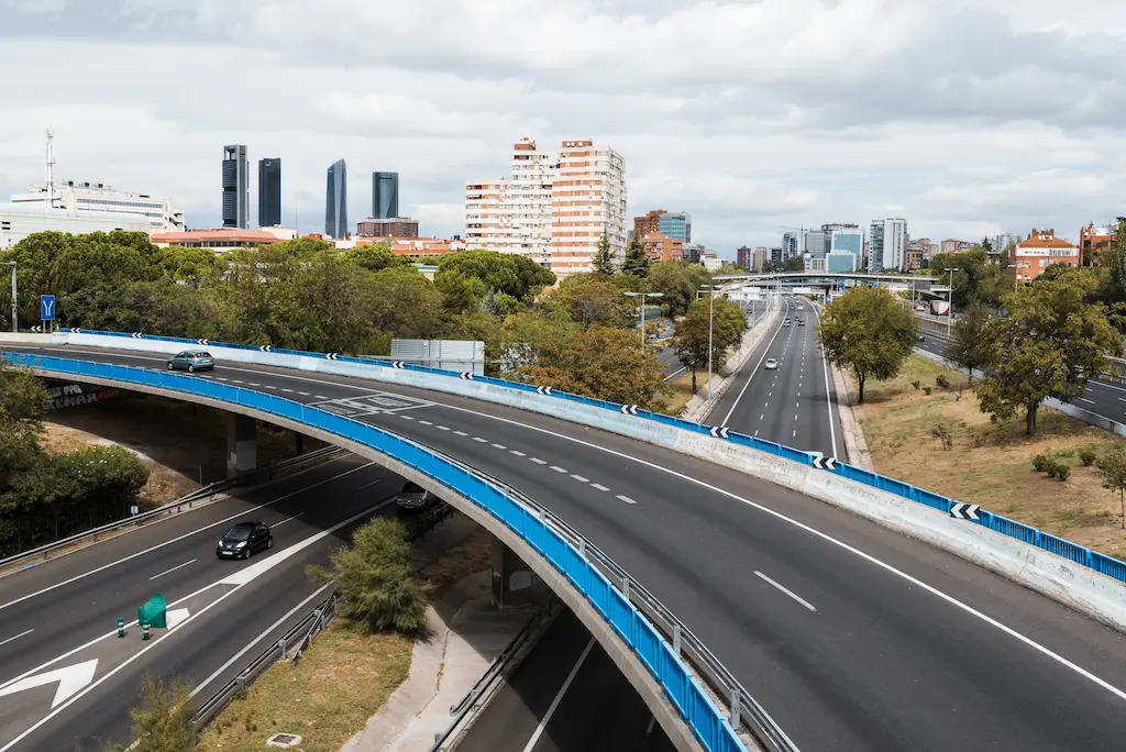 empresa-de-logistica-y-transporte-carreteras