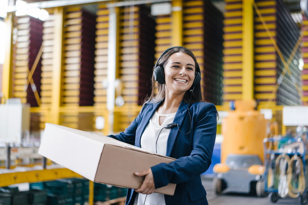 entreprise-de-logistique-et-de-transport-petit-en-entrepôt