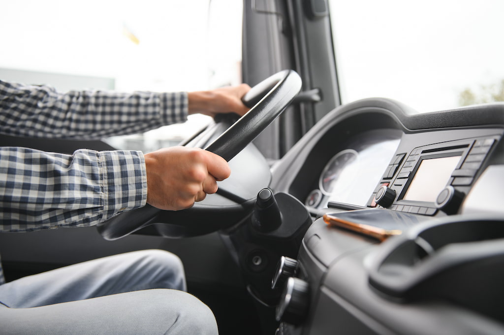 empresa-de-logistica-y-transporte-interior-camion